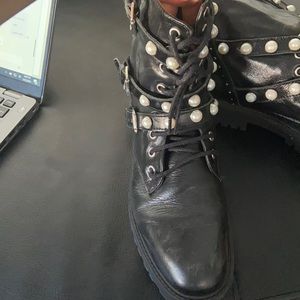 Zara Rare Pearl boots
